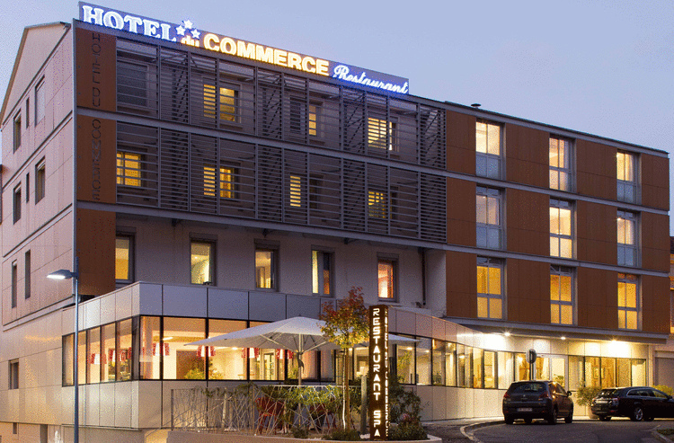 Façade Le Commerce Façade Le Commerce